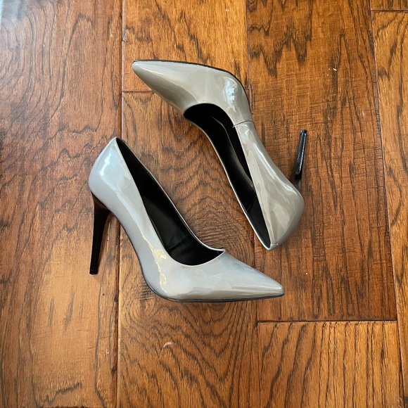 Le Chateau Faux Patent Leather Heels - Size 40 - Picture 1 of 6